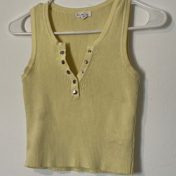 Blu Pepper Tops - Blu Pepper Ribbed Butter Yellow Snap Henley Tank Top M